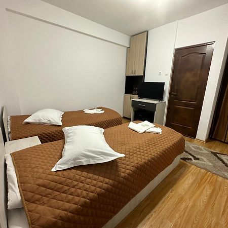 Casa Rustic Cazare Pitesti Bagian luar foto