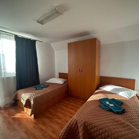 Casa Rustic Cazare Pitesti Bagian luar foto