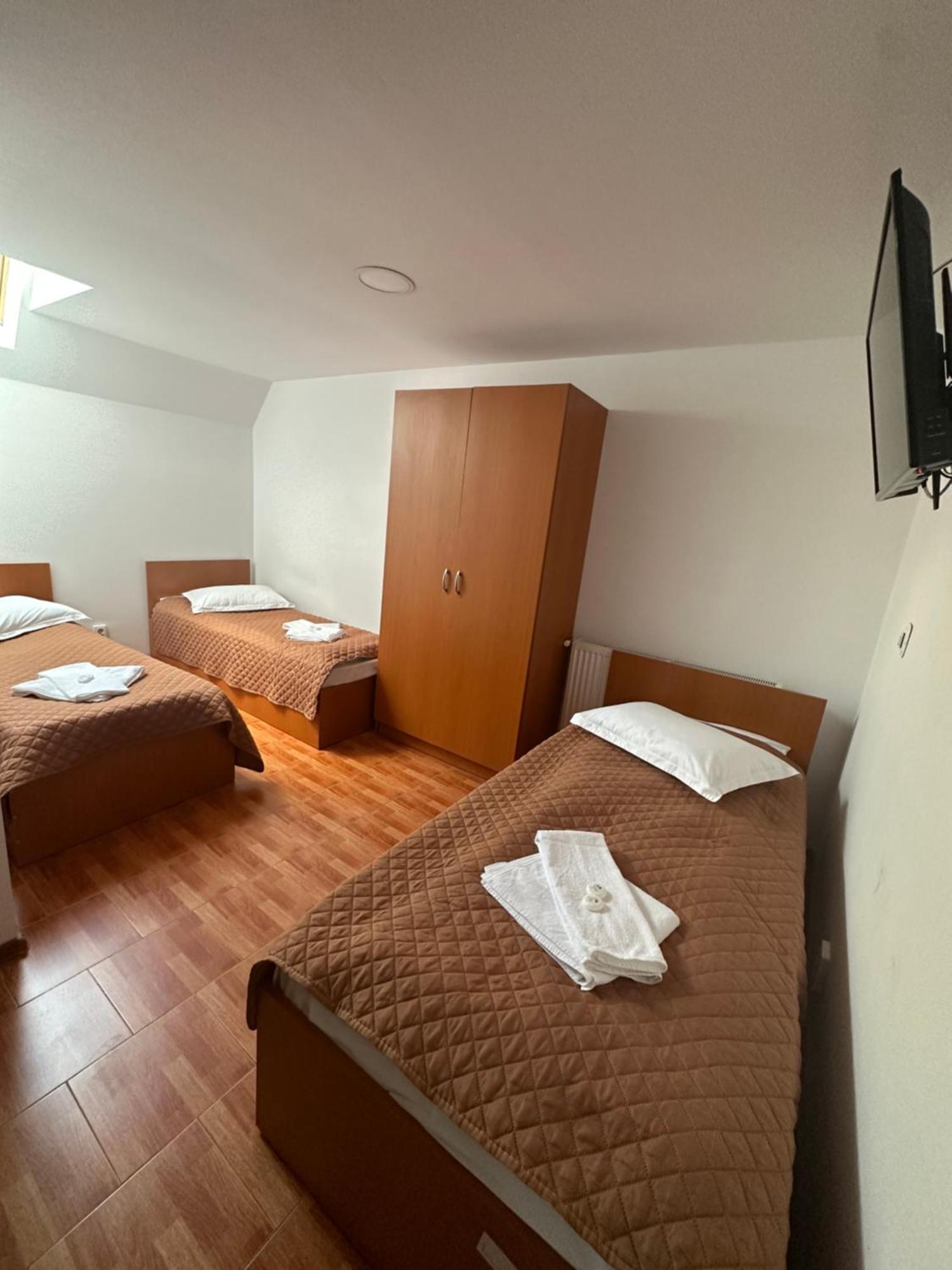 Casa Rustic Cazare Pitesti Bagian luar foto