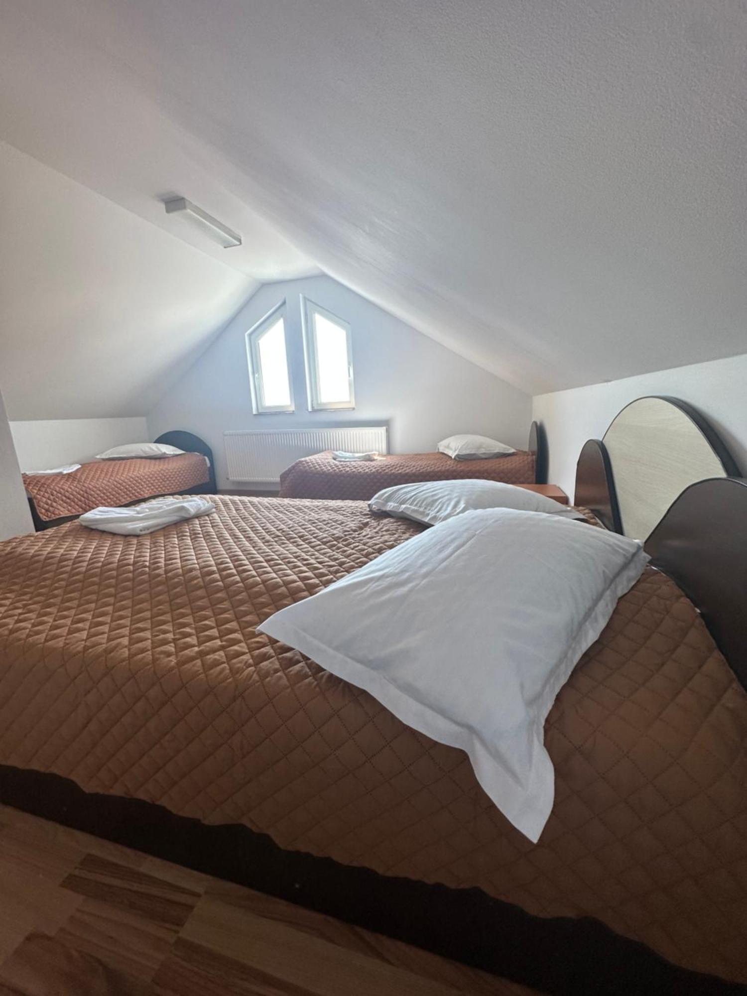 Casa Rustic Cazare Pitesti Bagian luar foto